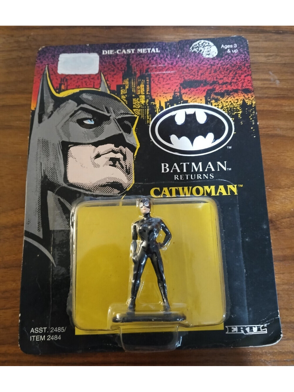 Ertl Batman Returns Catwoman Figure #2484 Die-Cast Metal Figurine 1992
